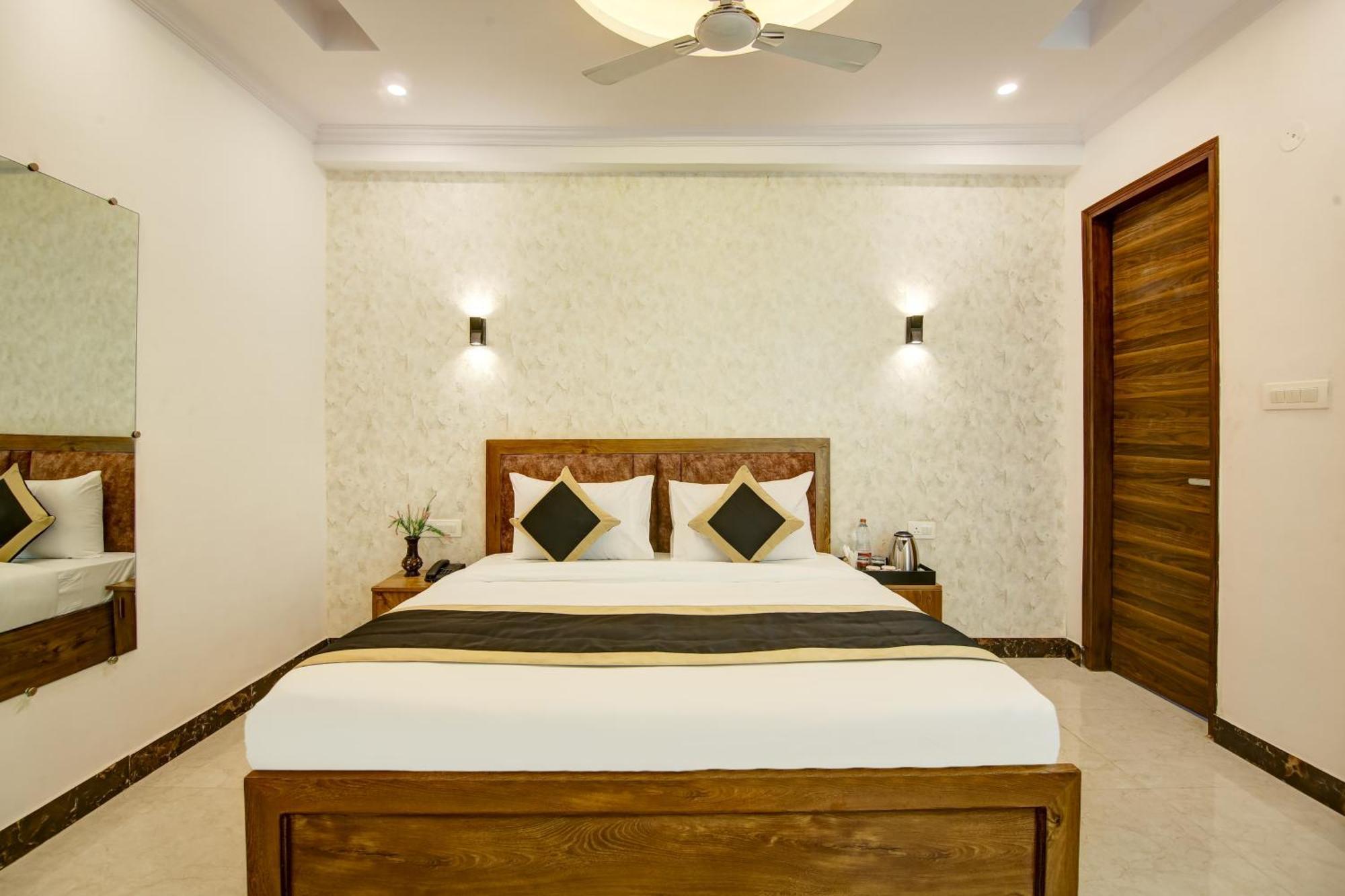 Hotel The Emporio Grand Near Vaishali Metro Station 加济阿巴德 外观 照片