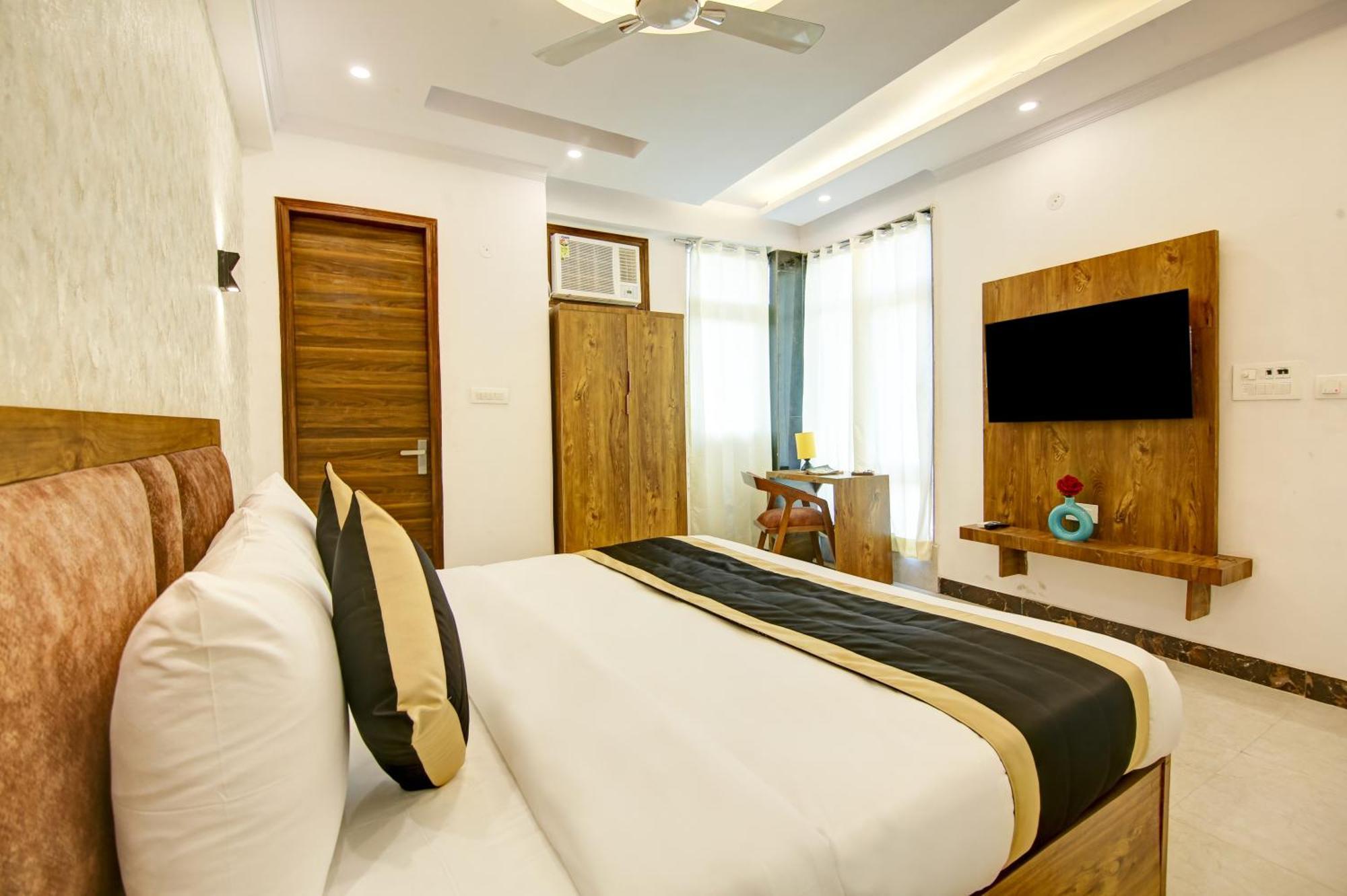 Hotel The Emporio Grand Near Vaishali Metro Station 加济阿巴德 外观 照片