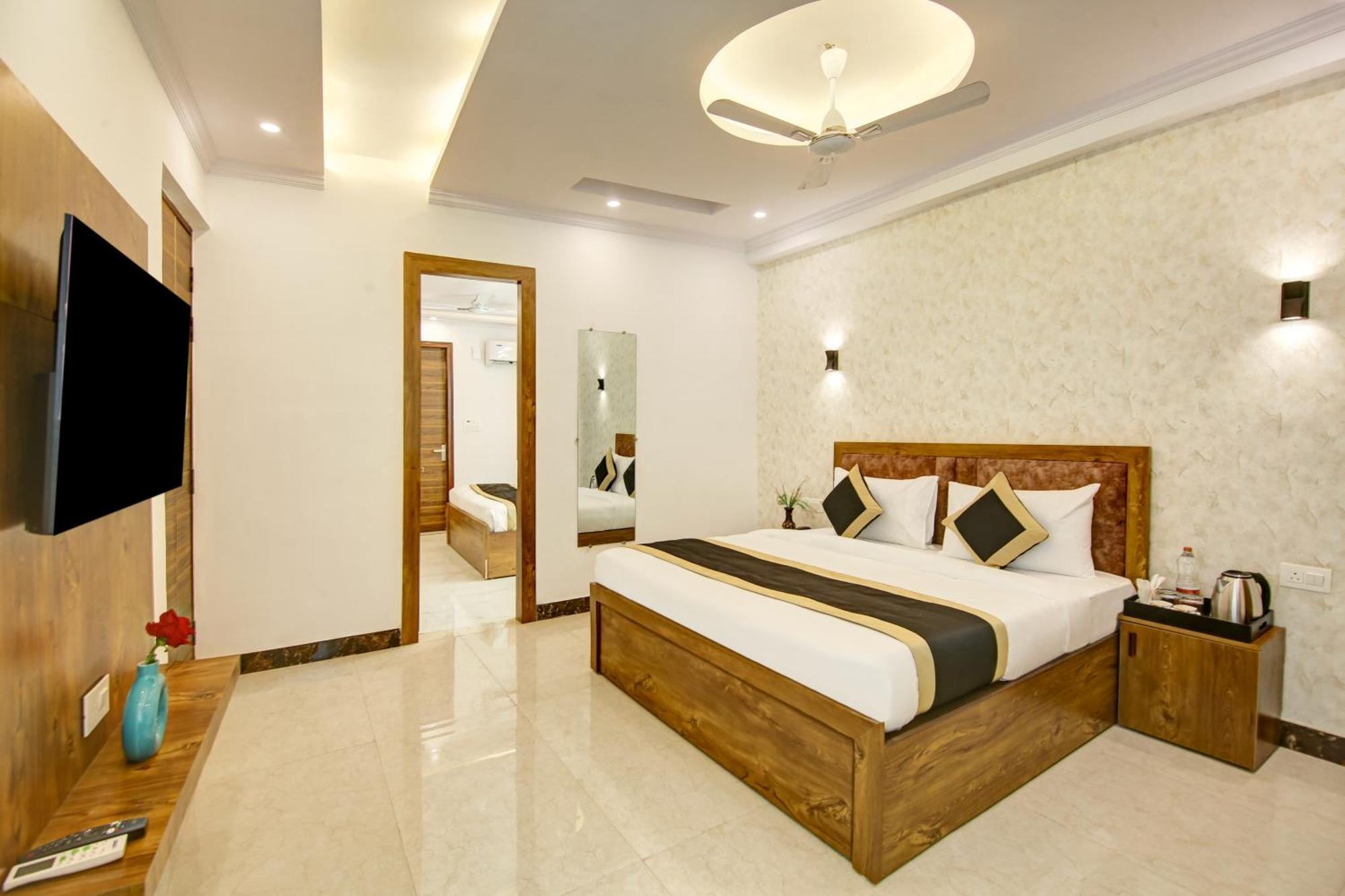 Hotel The Emporio Grand Near Vaishali Metro Station 加济阿巴德 外观 照片