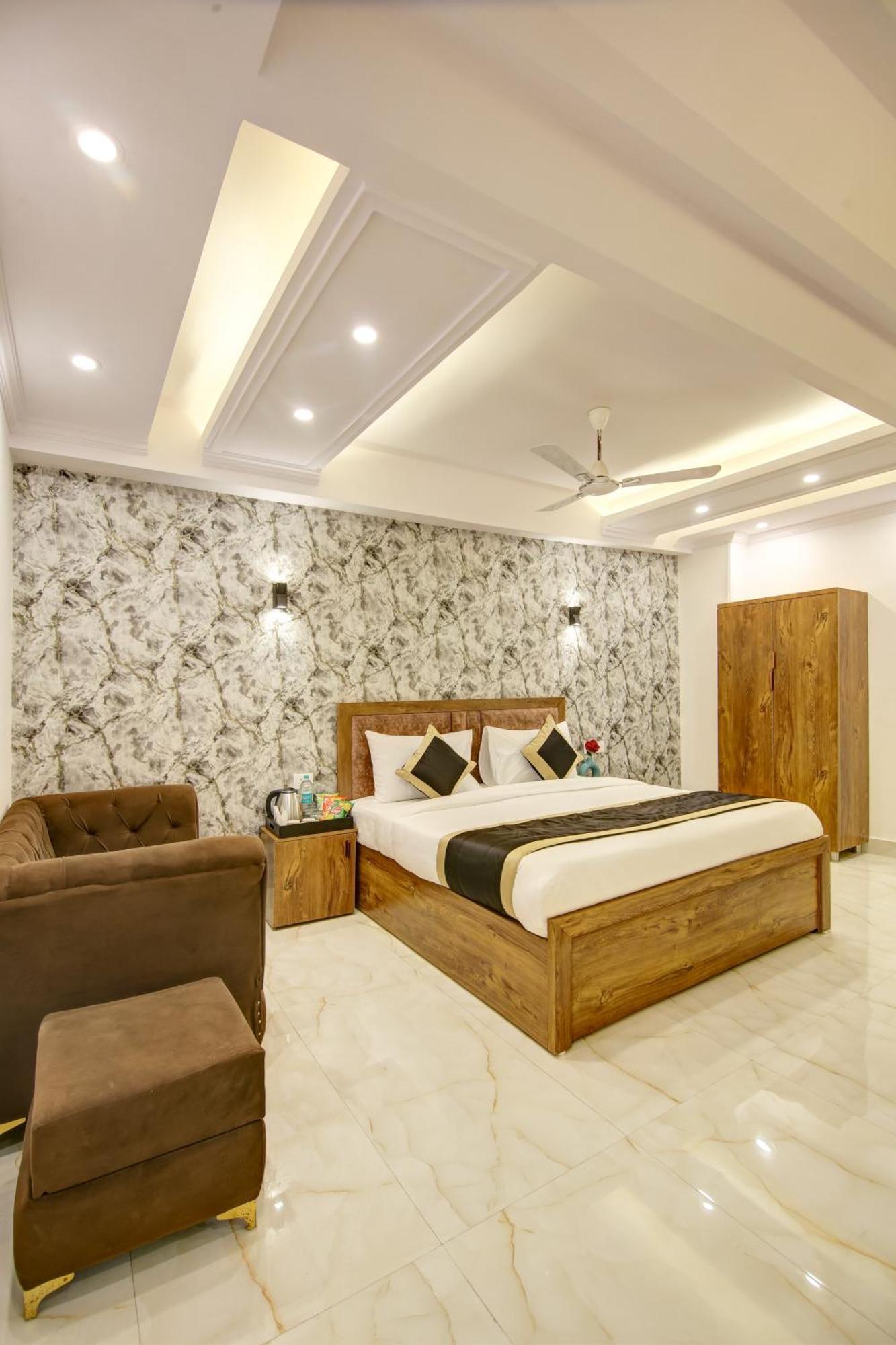 Hotel The Emporio Grand Near Vaishali Metro Station 加济阿巴德 外观 照片