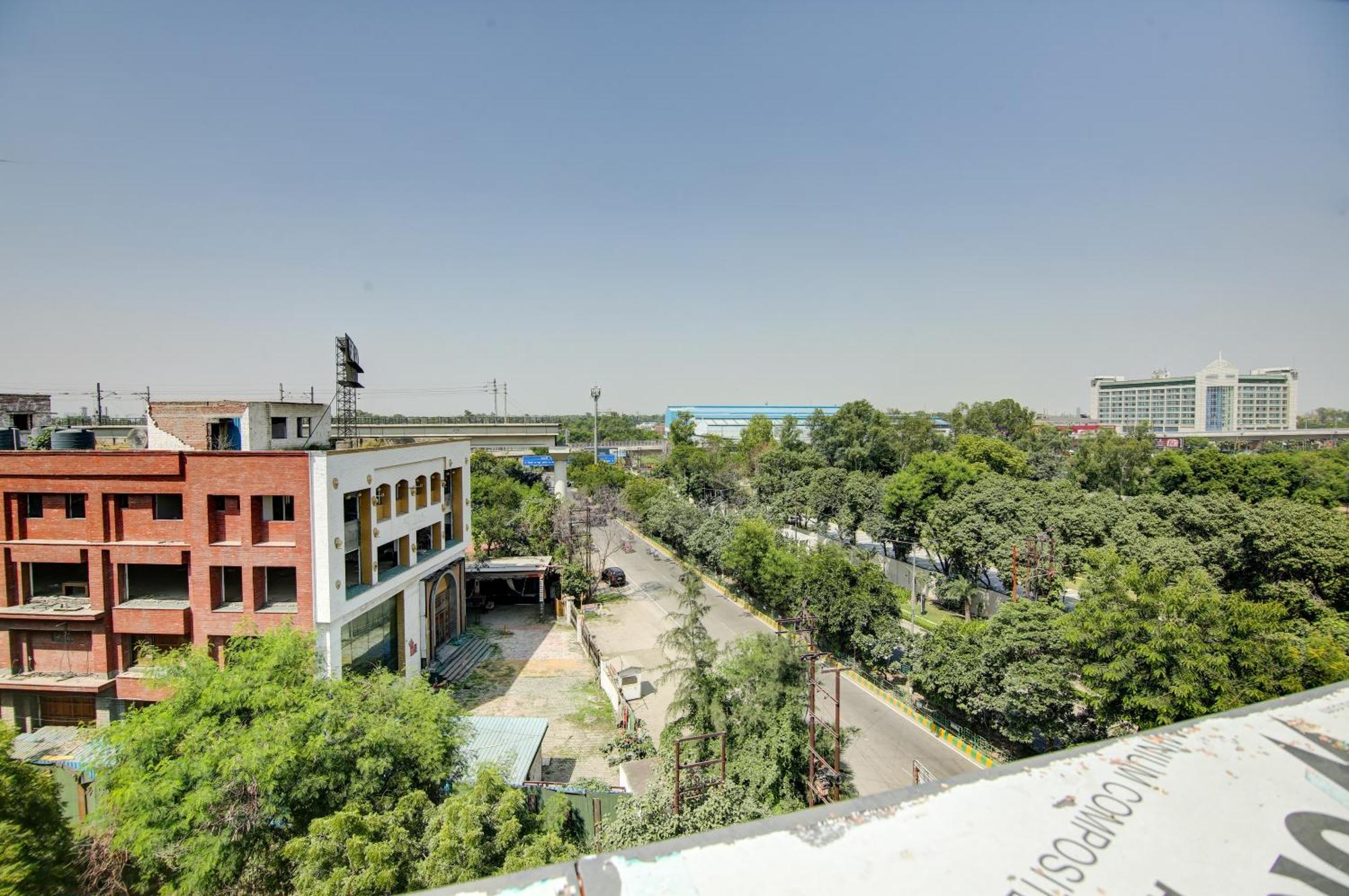 Hotel The Emporio Grand Near Vaishali Metro Station 加济阿巴德 外观 照片
